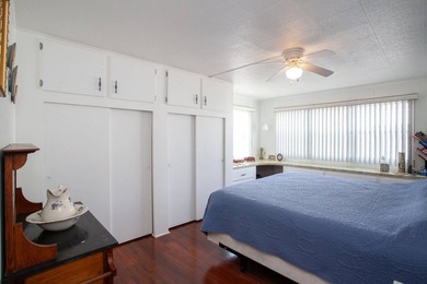 Updated in 2019. Square-shape kitchen. Separate dining area - photo 14
