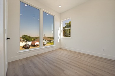 **Now Available*** - Luxury Living in Dallas!** This stunning - photo 21