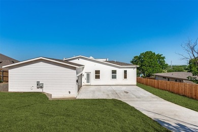 **Now Available*** - Luxury Living in Dallas!** This stunning - photo 25