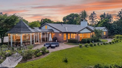 Experience the beauty of Lake Michigan living in this - photo 9