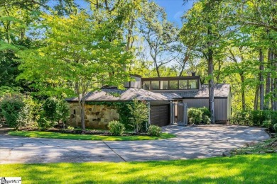 Lake Home For Sale in Simpsonville, South Carolina