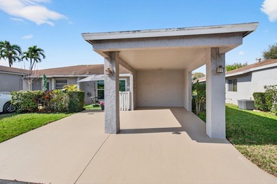 Beautiful one-of-a-kind villa in the desirable Camelot Village - photo 2