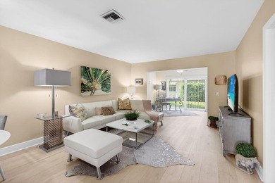 Beautiful one-of-a-kind villa in the desirable Camelot Village - photo 6