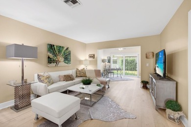 Beautiful one-of-a-kind villa in the desirable Camelot Village - photo 9