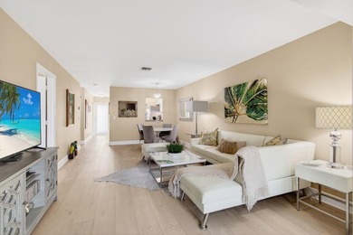 Beautiful one-of-a-kind villa in the desirable Camelot Village - photo 10