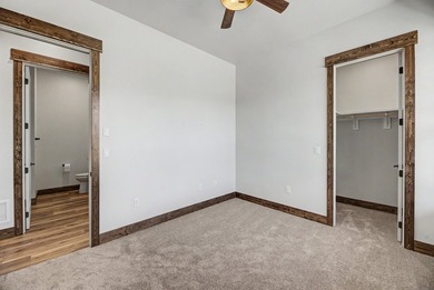 Brand New Custom Construction on 2.72 private acres in Canyon - photo 10