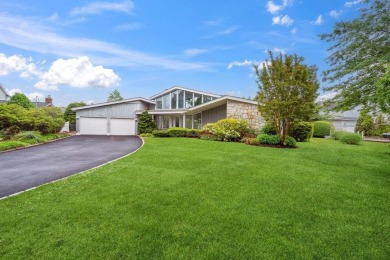 (private lake, pond, coastal) Home Sale Pending in Babylon New York