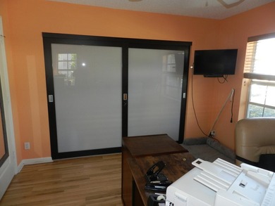 SPACIOUS 2 BEDROOM PLUS DEN/OFFICE GREAT FLOOR PLAN AS YOU ENTER - photo 11