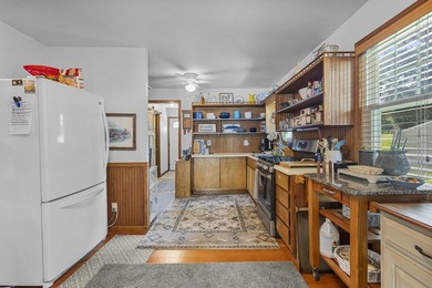 Lakefront living at this charming 2-bedroom, 1-bath cottage - photo 13
