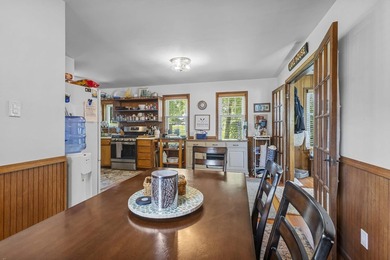 Lakefront living at this charming 2-bedroom, 1-bath cottage - photo 16