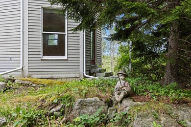 Nestled on a large private lot, this unique contemporary home - photo 7