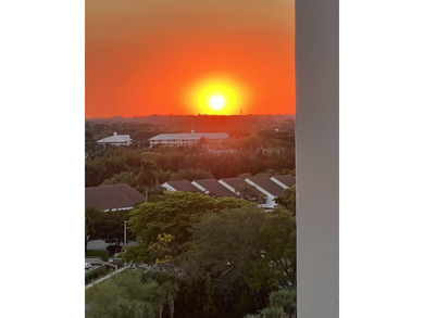 Step into refined living at The Lincoln Tower with Stunning Golf - photo 8
