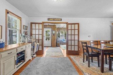 Lakefront living at this charming 2-bedroom, 1-bath cottage - photo 18