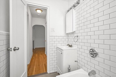 Welcome to 2685 Creston Avenue, Unit 4A - a beautifully updated - photo 19