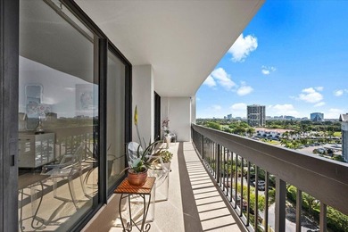 Step into refined living at The Lincoln Tower with Stunning Golf - photo 10