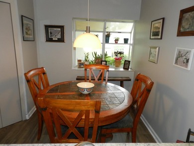 SPACIOUS 2 BEDROOM PLUS DEN/OFFICE GREAT FLOOR PLAN AS YOU ENTER - photo 29