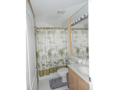 SPACIOUS 2 BEDROOM PLUS DEN/OFFICE GREAT FLOOR PLAN AS YOU ENTER - photo 31
