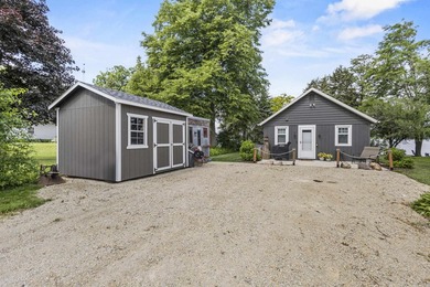 Lakefront living at this charming 2-bedroom, 1-bath cottage - photo 31