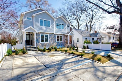 Lovely 2 family new construction almost completed. Truly a - photo 2