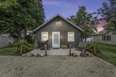 Lakefront living at this charming 2-bedroom, 1-bath cottage - photo 32