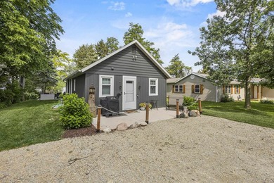 Lakefront living at this charming 2-bedroom, 1-bath cottage - photo 33