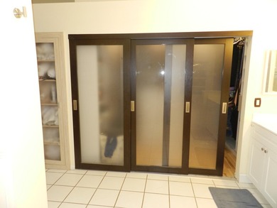 SPACIOUS 2 BEDROOM PLUS DEN/OFFICE GREAT FLOOR PLAN AS YOU ENTER - photo 34