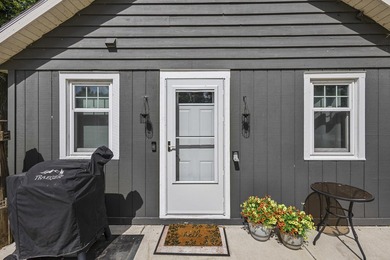 Lakefront living at this charming 2-bedroom, 1-bath cottage - photo 34