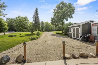 Lakefront living at this charming 2-bedroom, 1-bath cottage - photo 35