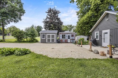 Lakefront living at this charming 2-bedroom, 1-bath cottage - photo 37