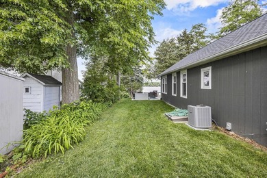 Lakefront living at this charming 2-bedroom, 1-bath cottage - photo 39