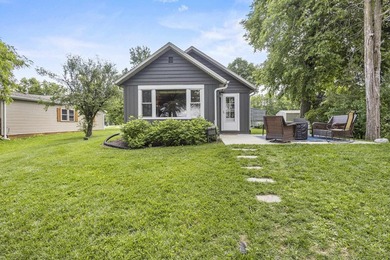 Lakefront living at this charming 2-bedroom, 1-bath cottage - photo 40