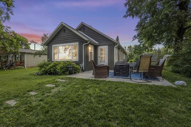 Lakefront living at this charming 2-bedroom, 1-bath cottage - photo 43