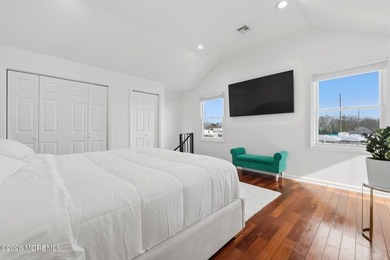 Waterfront living meets smart investing in this beautifully - photo 18