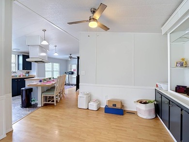 (Espanol a continuacion) Welcome home to HarborView Mobile Manor - photo 21