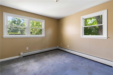 Welcome to 278 Green End Avenue, a well-maintained single-level - photo 21