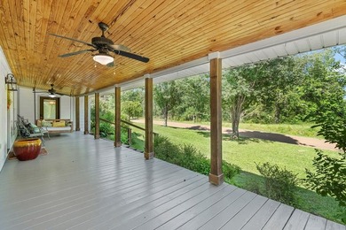 Country living with a kitchen that'll make you stay. This fully - photo 3