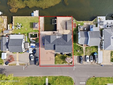 Waterfront living meets smart investing in this beautifully - photo 24