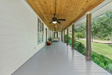 Country living with a kitchen that'll make you stay. This fully - photo 4