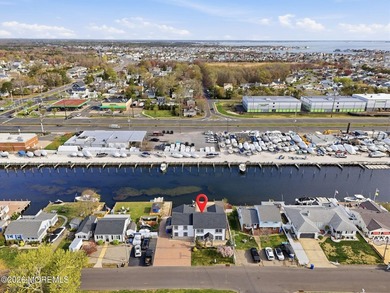 Waterfront living meets smart investing in this beautifully - photo 25
