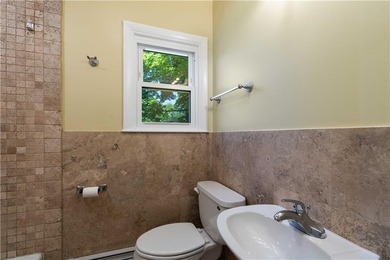 Welcome to 278 Green End Avenue, a well-maintained single-level - photo 26