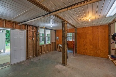 The perfect Edisto Island Home, 3 BR, 2 BA, open floor plan with - photo 31