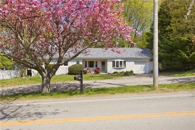 Welcome to 278 Green End Avenue, a well-maintained single-level - photo 32