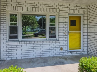 Welcome to 278 Green End Avenue, a well-maintained single-level - photo 33