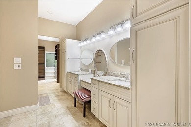 Welcome to 55 Point Hickory Ct. in beautiful Four Seasons, MO! - photo 34