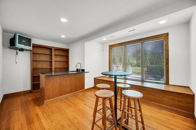 Custom-built and truly one of a kind, this extraordinary 9,000 - photo 36