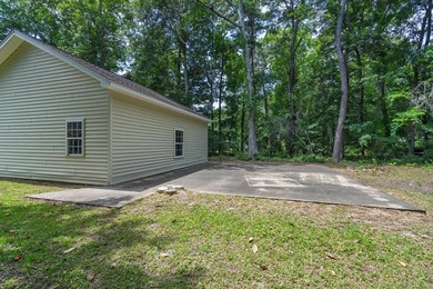 The perfect Edisto Island Home, 3 BR, 2 BA, open floor plan with - photo 40