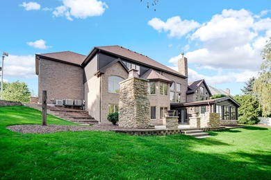 Custom-built and truly one of a kind, this extraordinary 9,000 - photo 42