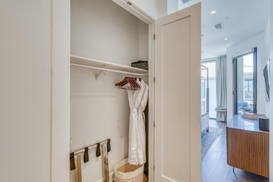 Fabulous 3 bedroom and 2 bath condo located in the Waters in - photo 18