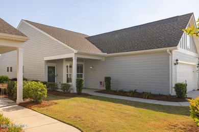 Move-in ready and full of charm, this beautifully maintained - photo 1