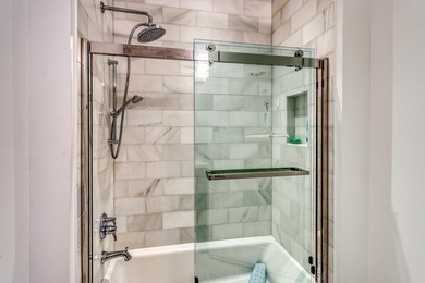 Fabulous 3 bedroom and 2 bath condo located in the Waters in - photo 30